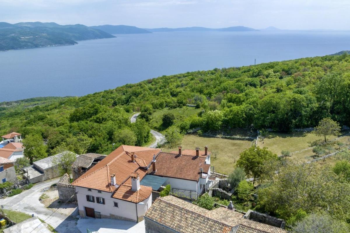 Marina In - Haus Fuer 6 Personen Plomin